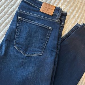 Women’s size 12 Lucky Brand jeans. Dark wash. New without tags.